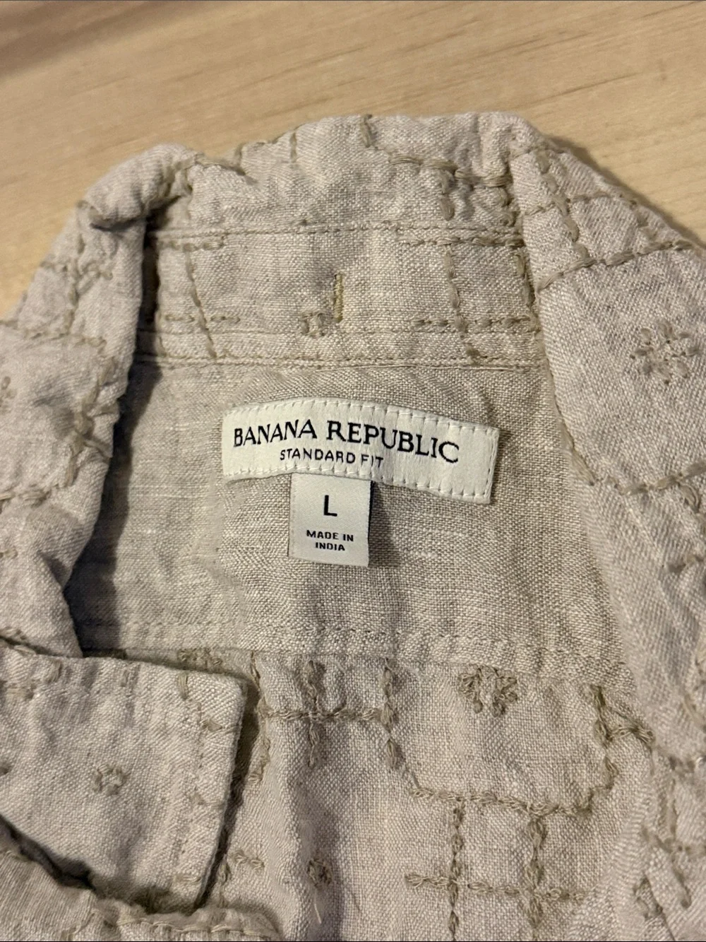 Banana Republic patterned tan collared button down